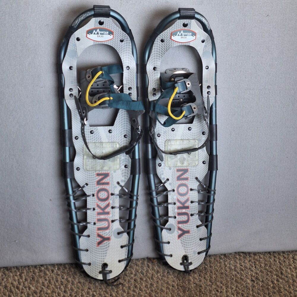 Yukon Charlie's 9x30 Snowshoes Aluminum Alloy Traditional Style with Carry Bag